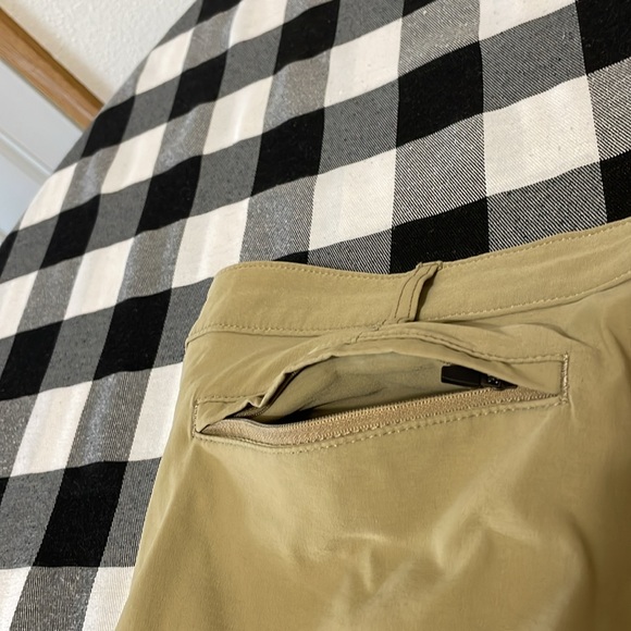 Eddie Bauer Travex Pants Men's Size 40 x 32 Stretch Zipper Pockets Khaki Tan - Picture 12 of 15